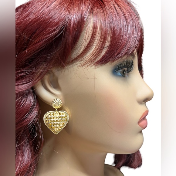 Parker Rose NIB Beautifully Crafted Gold Tone Filigree Heart Drop Earrings J112) - Picture 2 of 3